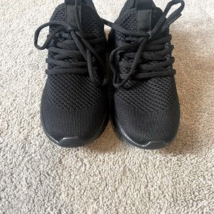 Brand NEW COMFY RUNNERS